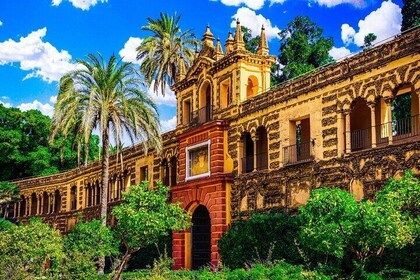 Skip the Line Seville Alcázar, Cathedral & Giralda Guided Tour