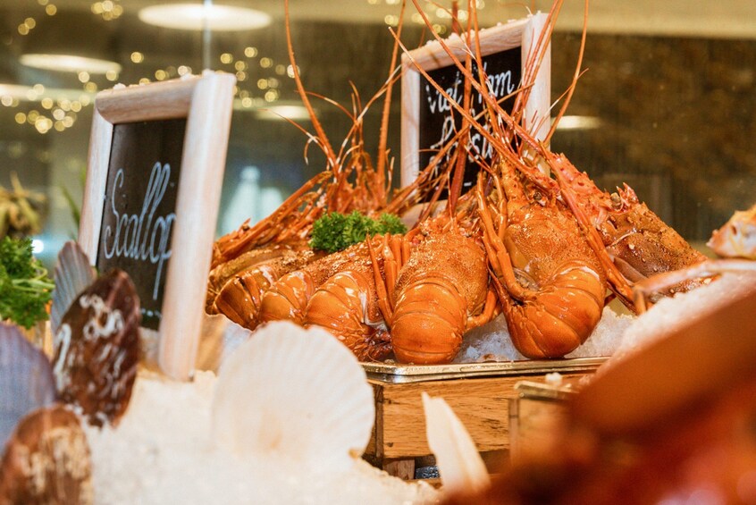 Ho Chi Minh City: Mermaid Restaurant La Vela Saigon Buffet