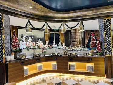 Kota Ho Chi Minh: Restoran Putri Duyung La Vela Saigon Prasmanan