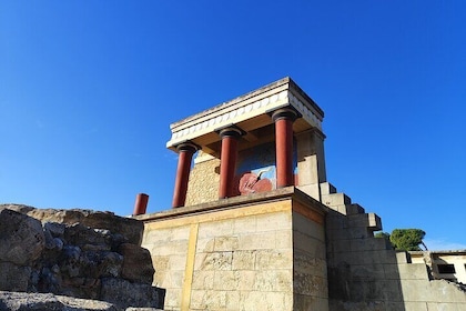 Knossos Palace, Museum, City Walk + Winery Tour | Private