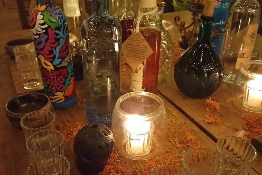 Foodie Experience in Oaxaca: Mezcal tasting guided by a sommelier