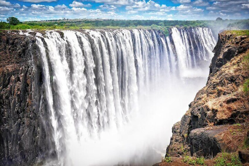 Half Day Guided Tour in Victoria Falls in Zambia and Zimbabwe