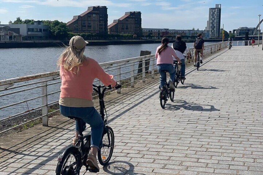 Glasgow ebike Tour Guests enjoying their cycle along the Clydeide