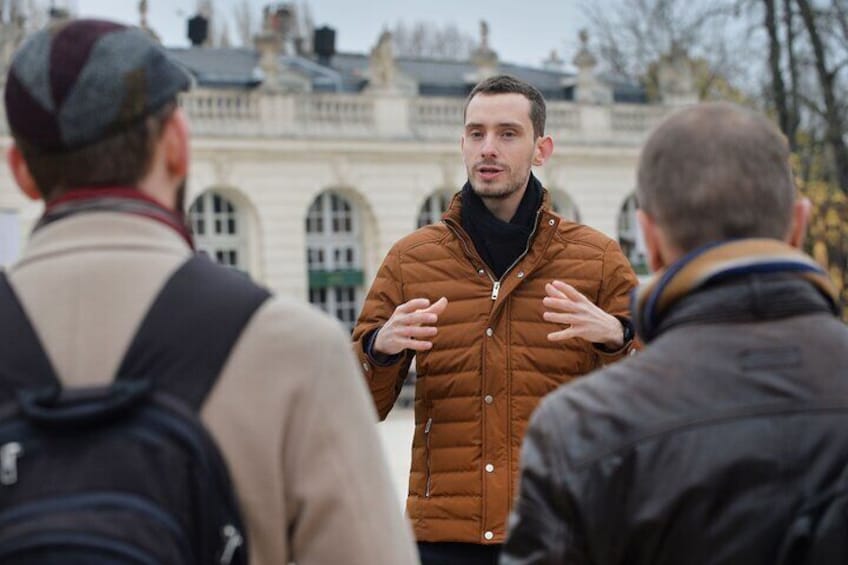 Let yourself be guided by an experienced historian and set off to discover Nancy’s Art Nouveau during a visit that will take you back in time to the Belle Époque!