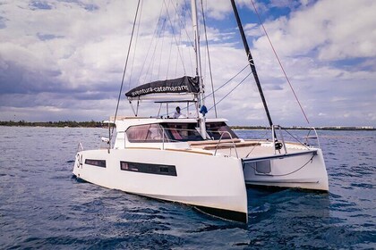 Tulum: Coast & Fun Lite Catamarán de 34" Aventuras