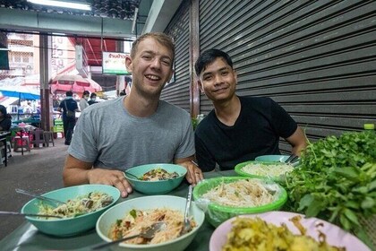 Foodie Adventure with Local Student Experience