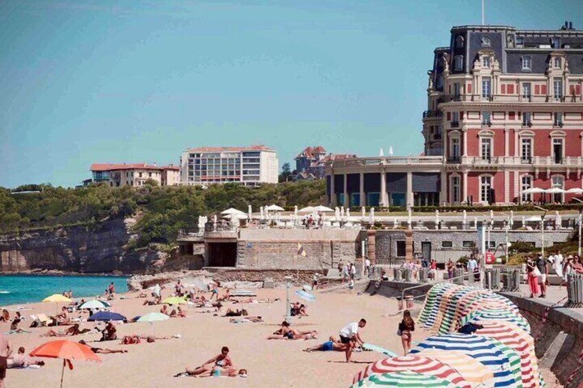 Biarritz guided walking tour in private group