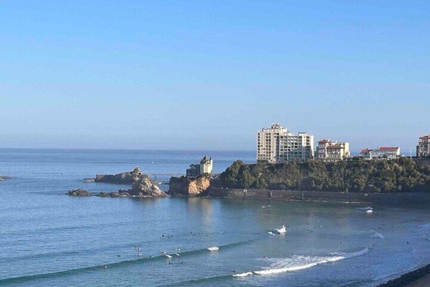 Biarritz guided walking tour in private group