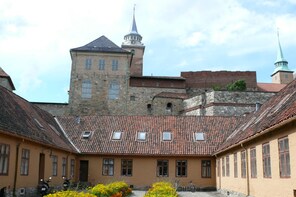 Oslo Small Group Walking Tour