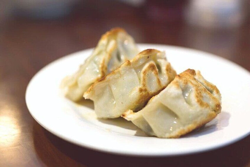 Sham Shui Po Private Walking Tour with Amateur Gourmet Local