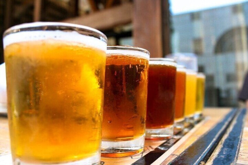 Porto: Craft Beer Tasting Tour with Local Snacks