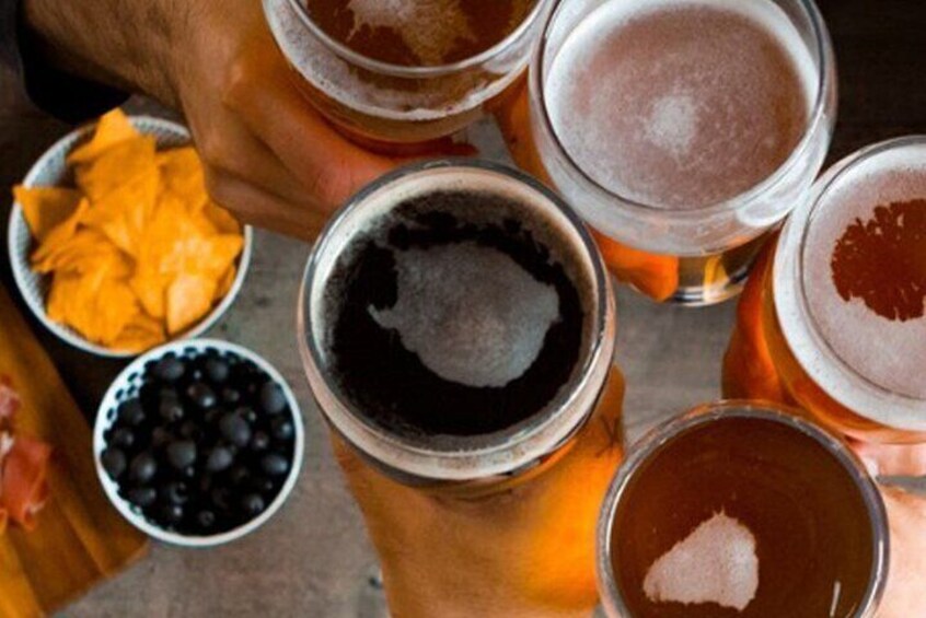 Porto: Craft Beer Tasting Tour with Local Snacks