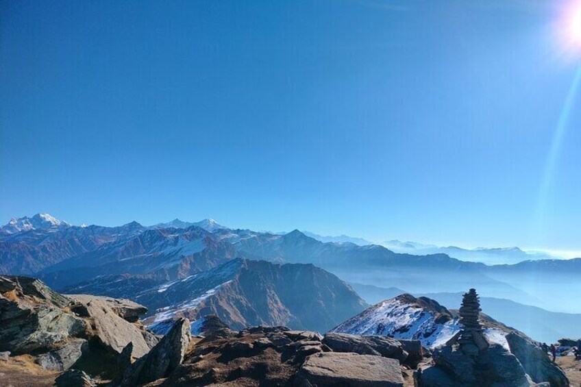 Paranomik view from the summit of Kedarkantha Trek.