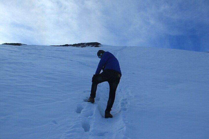 Approaching to the summit of Kedarkantha.