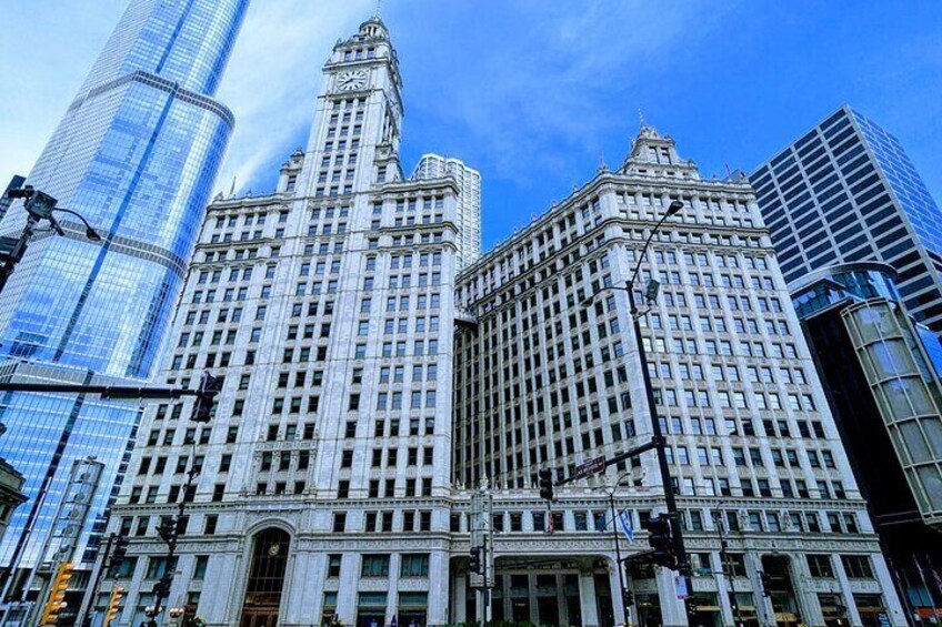 Chicago Magnificent Mile Scavenger Hunt Walking Tour and Game