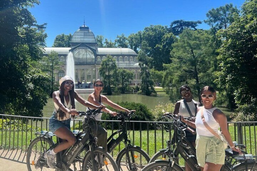 Ebike tour Madrid, green areas and panoramic views. 3 hours