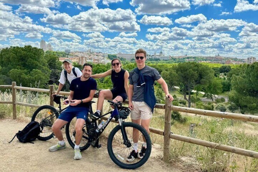 Ebike tour Madrid, green areas and panoramic views. 3 hours