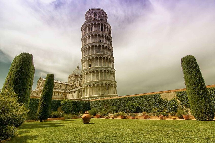 Full Day Tuscan Tour: Pisa,Lucca,Chianti Winery meal/tasting