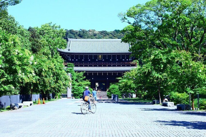 Kyoto E-bike Tour