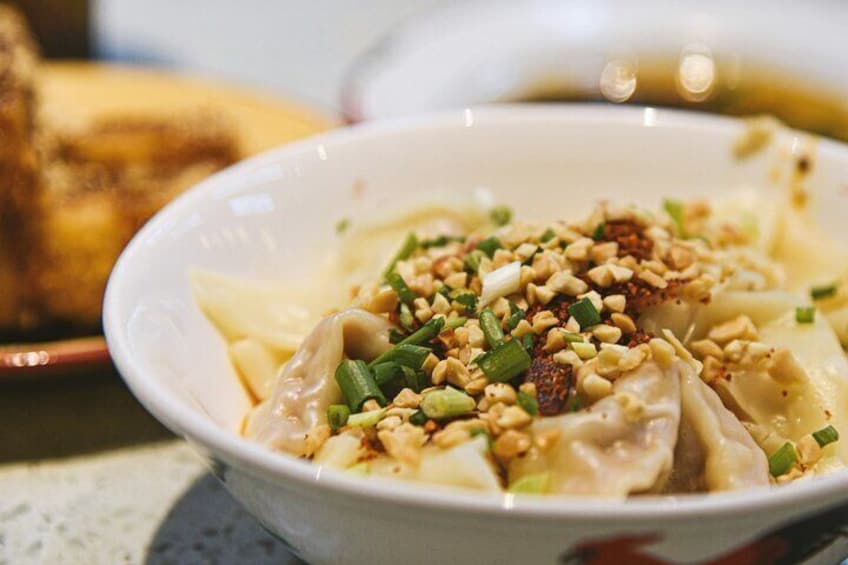 Eat with Locals Chengdu Dinner Tour 