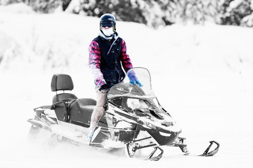 2-Hour Guided Snowmobile Tour in Fairbanks