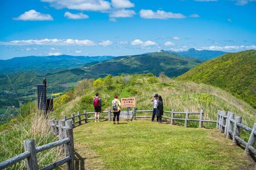 Mt. Usu Hiking Tour and Visit Lake Toya from Hokkaido