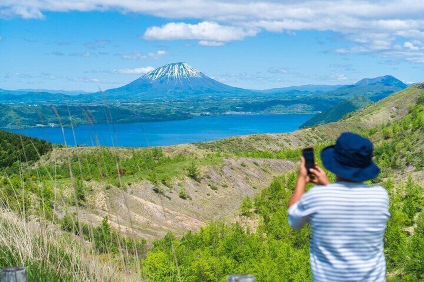 Mt. Usu Hiking Tour and Visit Lake Toya from Hokkaido