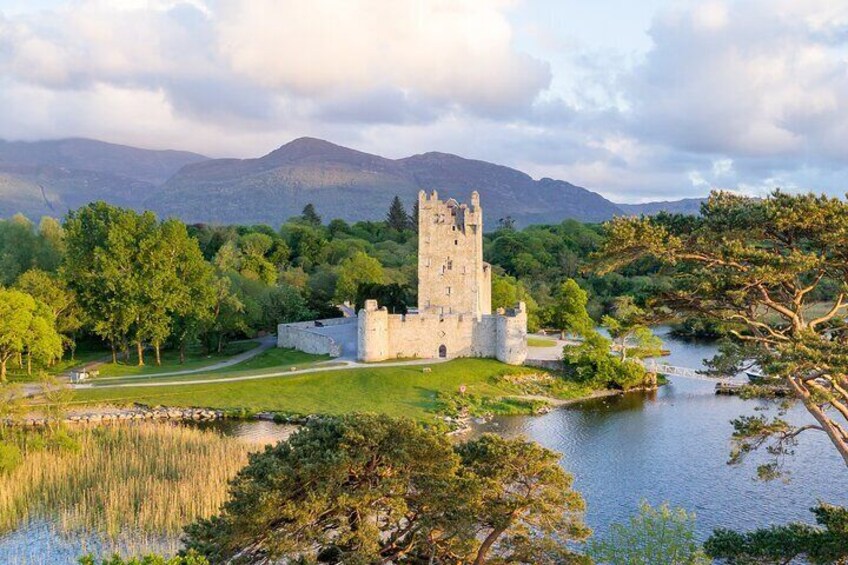 Private Jaunting Tour and Afternoon Tea in Killarney