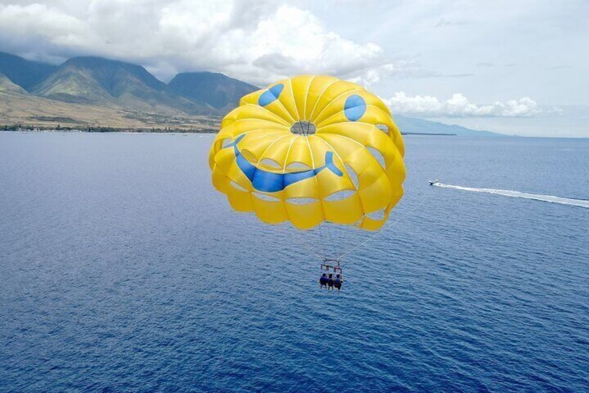 Kaanapali Beach Parasailing: Soar Above Maui’s Stunning Coastline