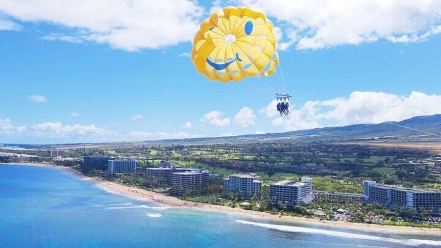 Kaanapali Beach Parasailing: Soar Above Maui’s Stunning Coastline