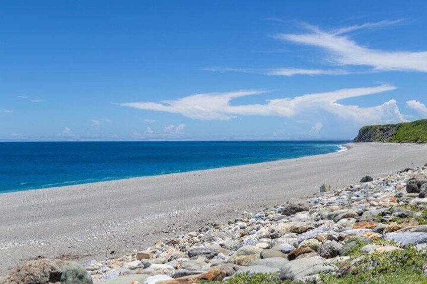 Hualien Day Tour Qixingtan Beach Liyu Lake Lintianshan Park