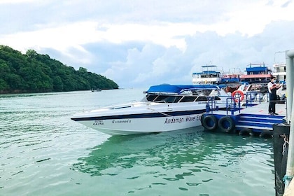 Transfert en hors-bord Phi Phi Tonsai à Phuket avec service de dépose