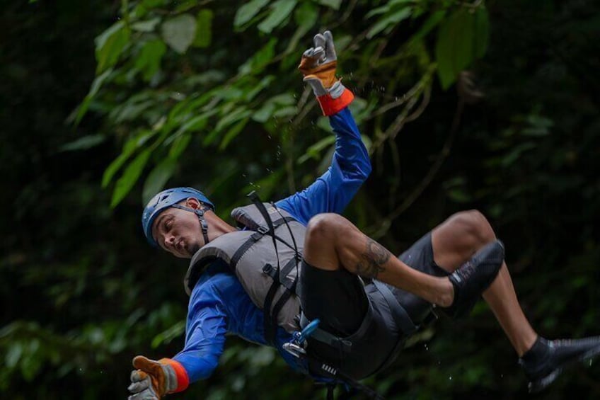 Guided Adventure in La Fortuna with Rainforest Falls Experience