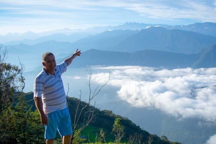 Trekking to the Palace of the Clouds