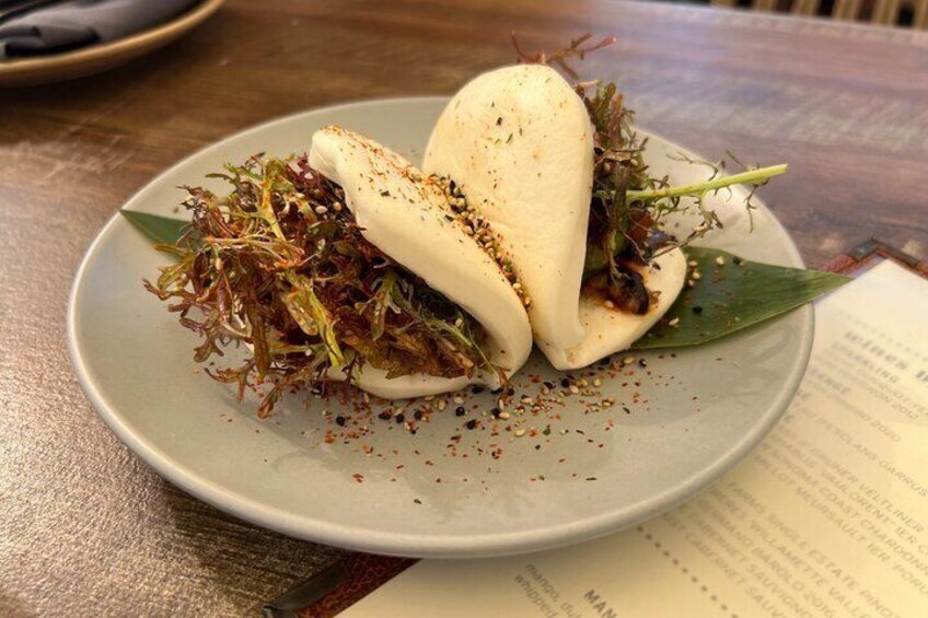 Crispy pork bao