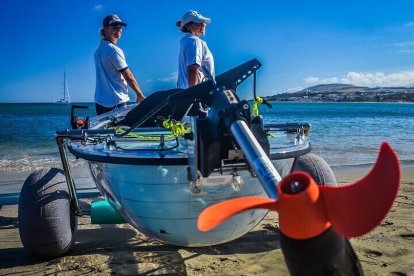 Transparent Electric Kayaks with Guide