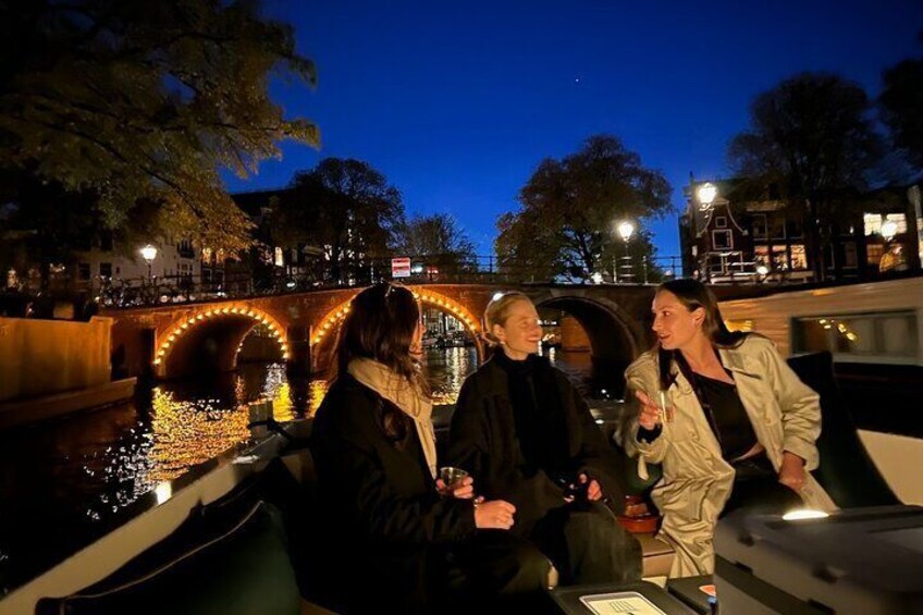 Amsterdam Evening Winter Canal Cruise with optional Drink