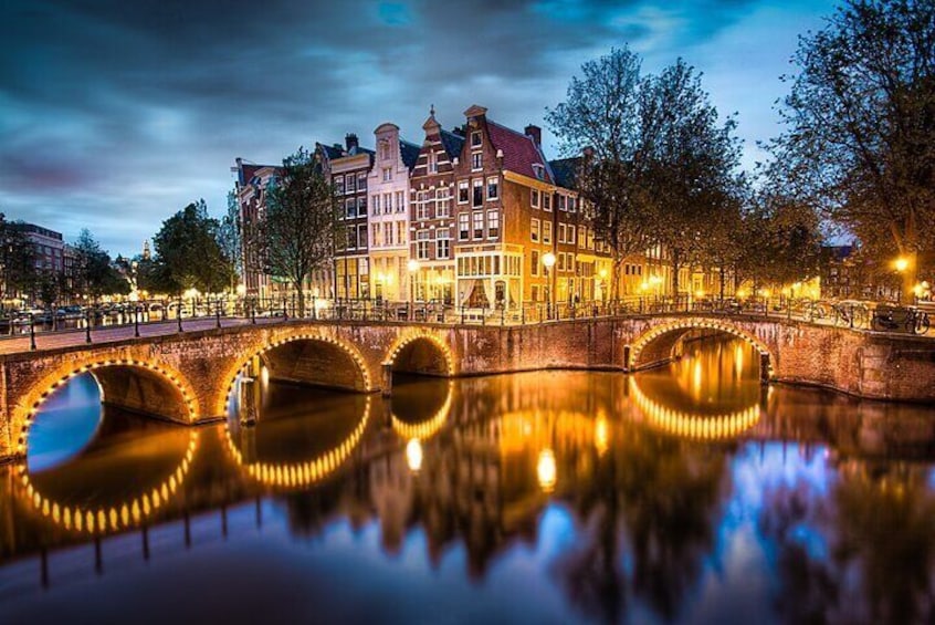 The bridges at keizersgracht, lit up