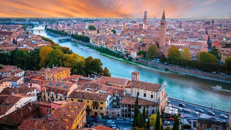 Verona: City Walk with Audio Guide in 7 Languages on your Phone