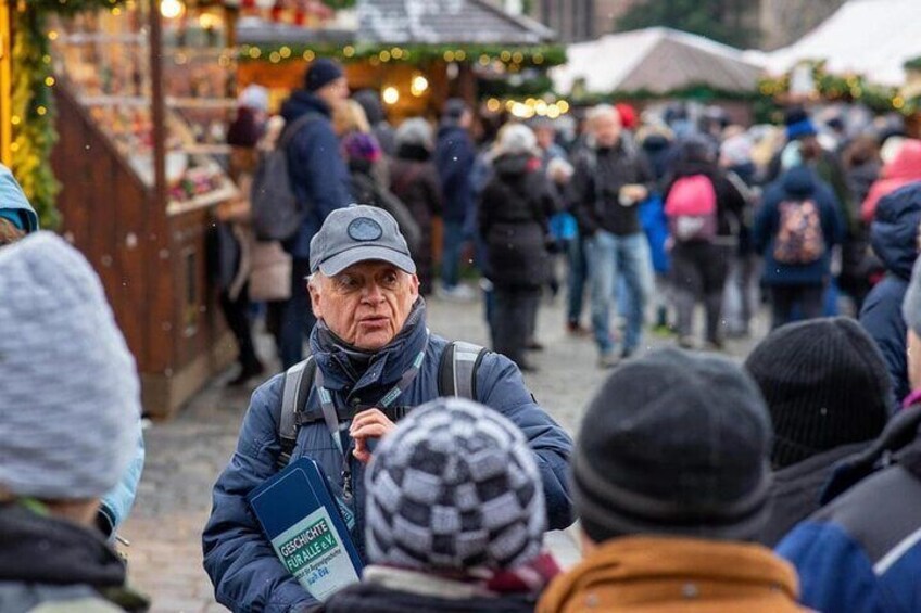 The Christkindlesmarkt Guided Tour in Nuremberg Incl. Snacks