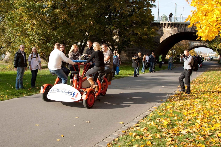 Picture 3 for Activity SRF CoBi | City Tour by ConferenceBike