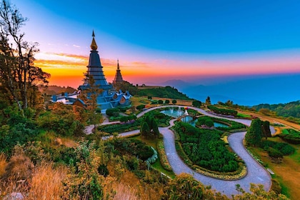 Chiang Mai: Besök i nationalparken Doi Inthanon och guidad vandring