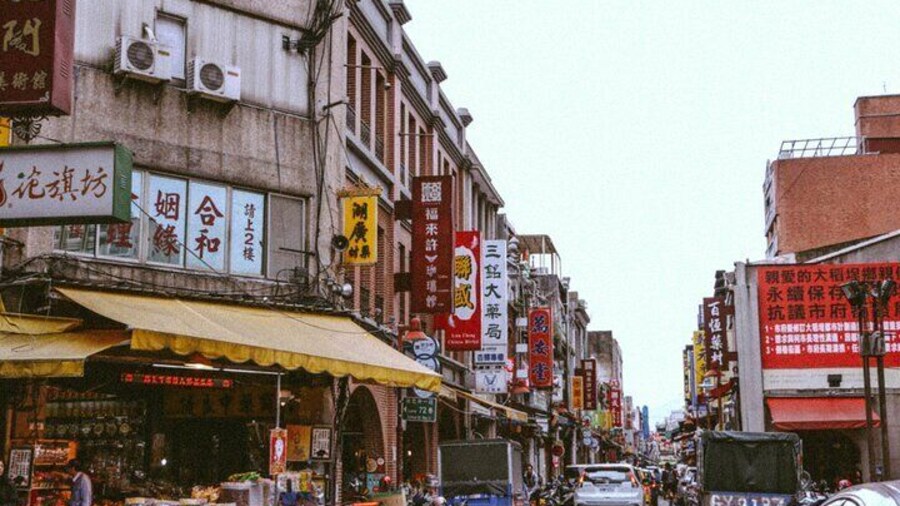 Vintage Taipei - Best of Taiwan and Sunset Free Walking Tour