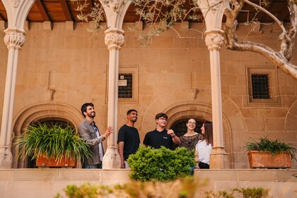 Visita guiada de medio día al monasterio de Montserrat desde Barcelona