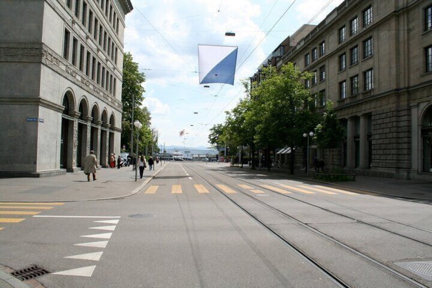  Private City Tour to Zurich with Lunch at Zeughauskeller