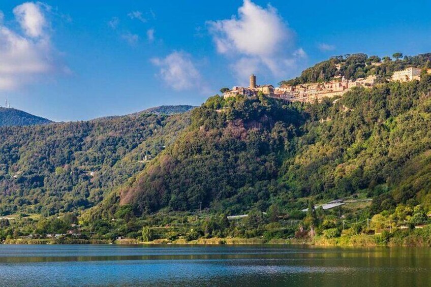 Private round trip from Rome to Castelli Romani and Lakes 