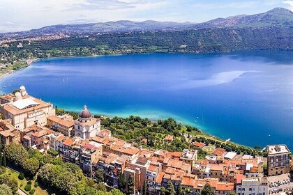 Private round trip from Rome to Castelli Romani and Lakes