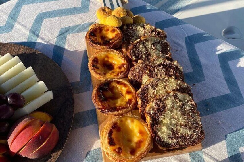 Private Sunset Boat Tour with Tapas and Drinks in Olhão