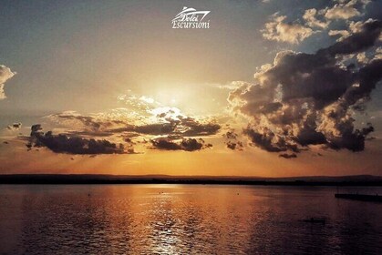 Sunset Boat Tour in Syracuse