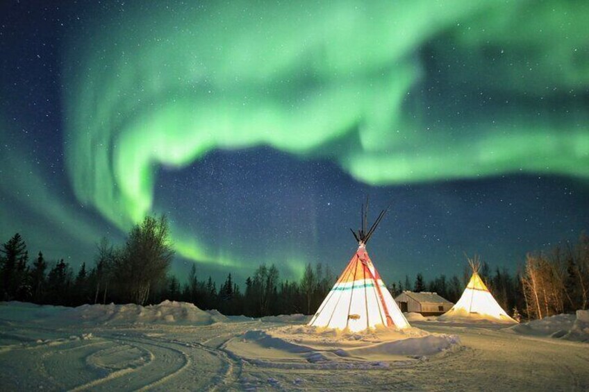 5 days and 4 nights Aurora Package stay in Chateau or Explorer